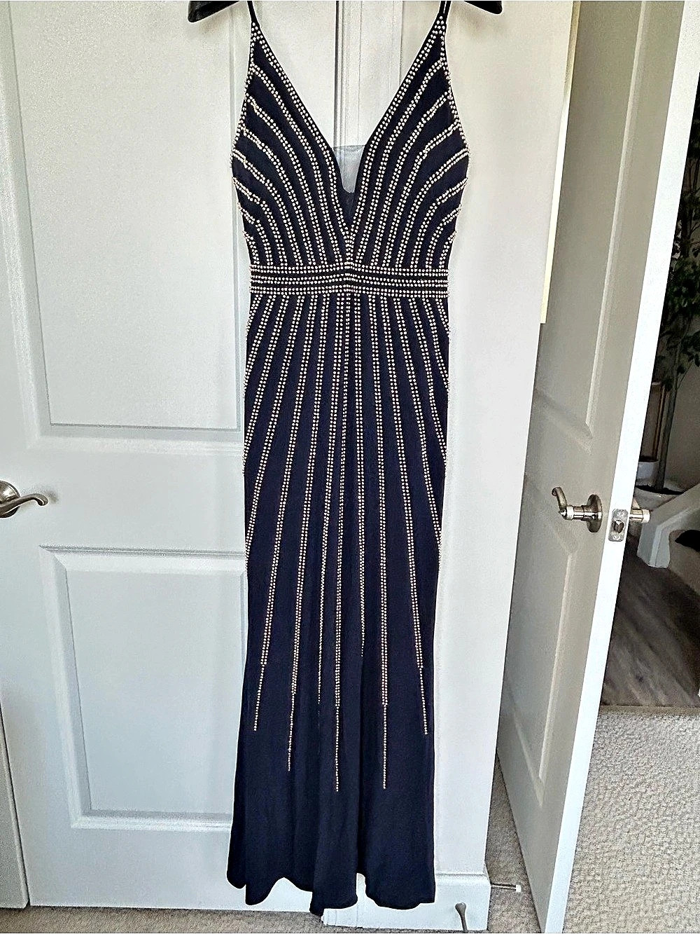 Xscape Women's Deep V-Neck Beaded Sheath Dress Size 4